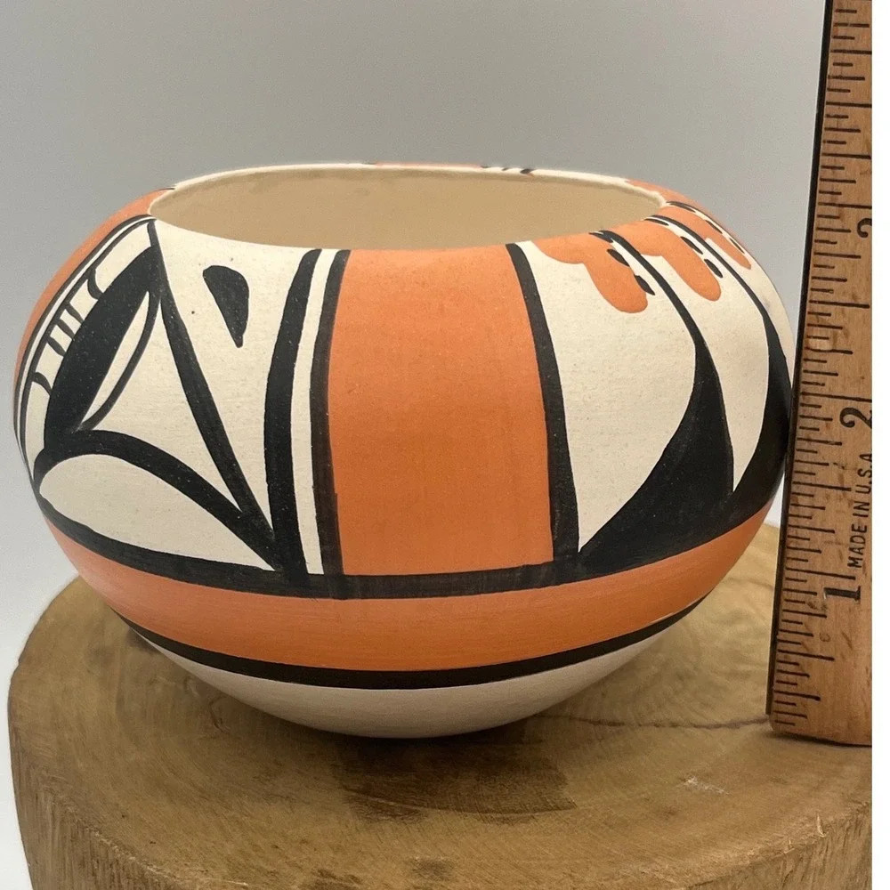 Vintage Betty Selby Desert Pueblo Pottery Bowl Signed‎